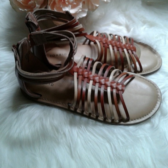 Torrid Gladiators sz. 9W NWOT - Picture 2 of 8